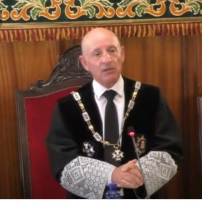 Vicente Rouco, denunciado por su presunta psicopatía, pretende servirse del Rey para blanquear su denostada imagen
